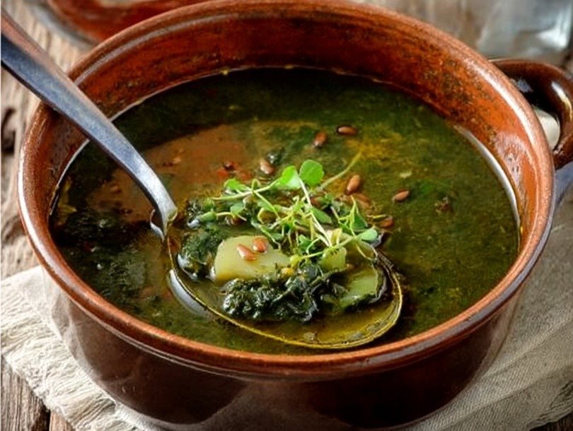 Caldo Verde Renovado com Microverdes de Couve (Reimagined Green Broth with Kale Microgreens)